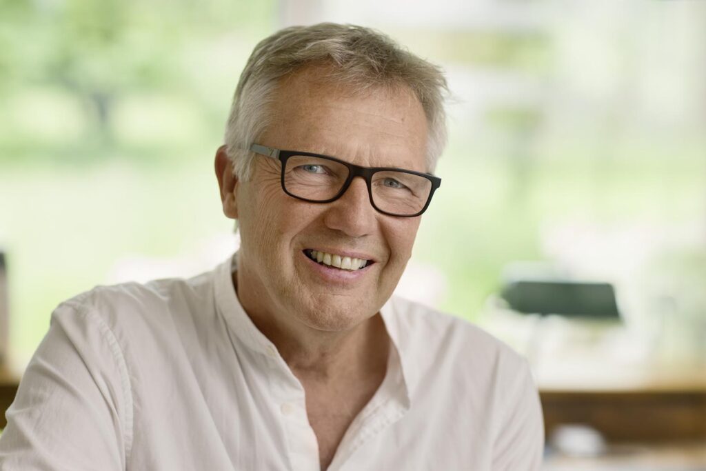 Joern-Boehme-Osteopath-Poitraet.jpg