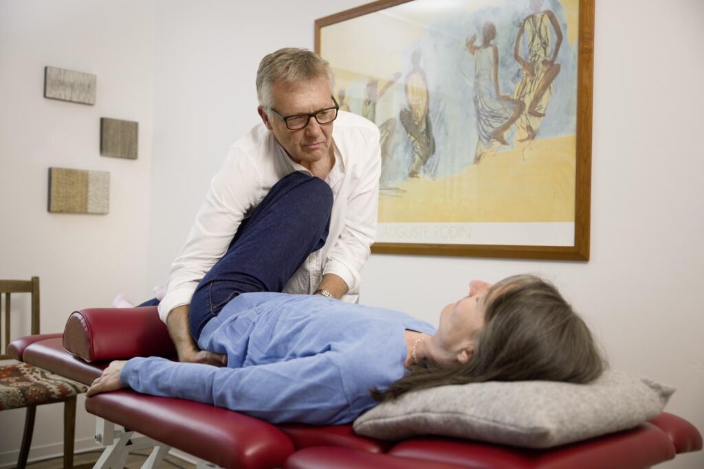 Joern-Boehme-Osteopath-Behandlung-Koerper.jpg